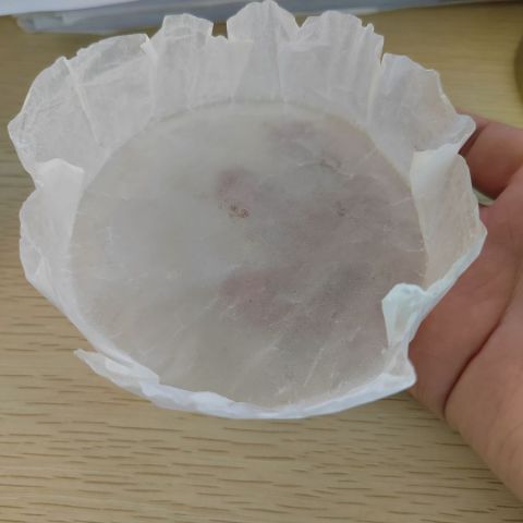 白色纸托
